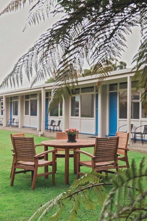 Westport Motor Hotel Экстерьер фото
